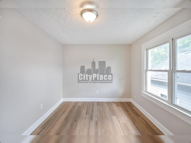 Building Photo - 608 N Oakland Ave