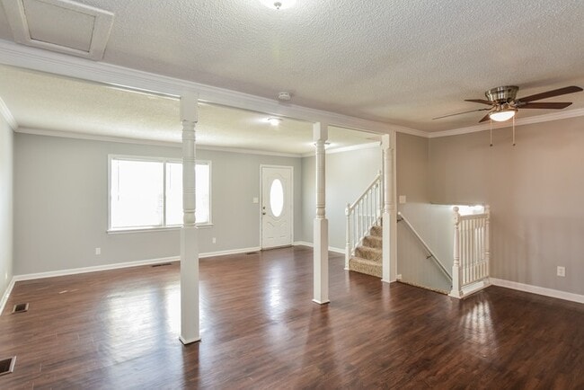 Building Photo - 2508 Greenhill Dr NW