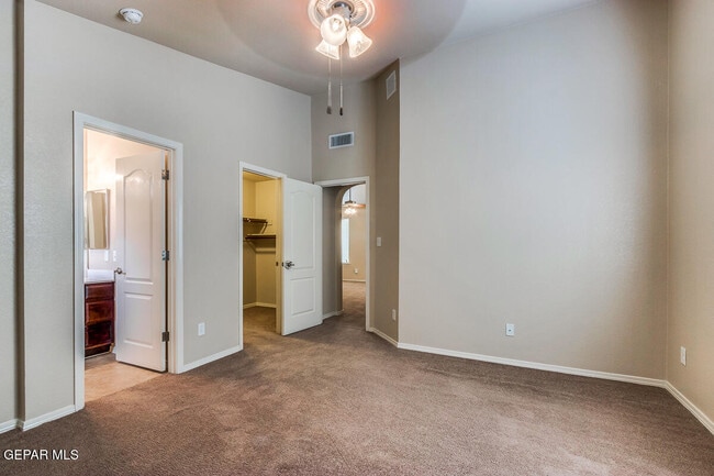 Building Photo - 7048 Copper Town Dr