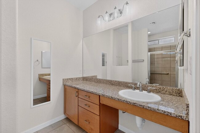 Building Photo - 4 Avenida Vista Esquisita