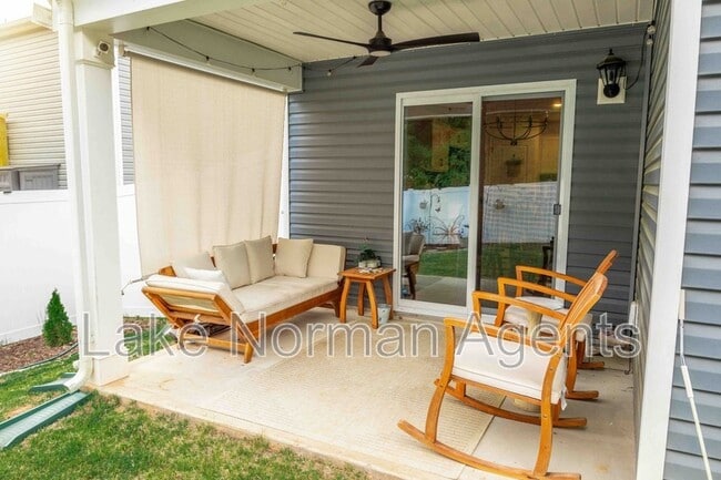 Building Photo - 2880 Sherrills Strm Dr
