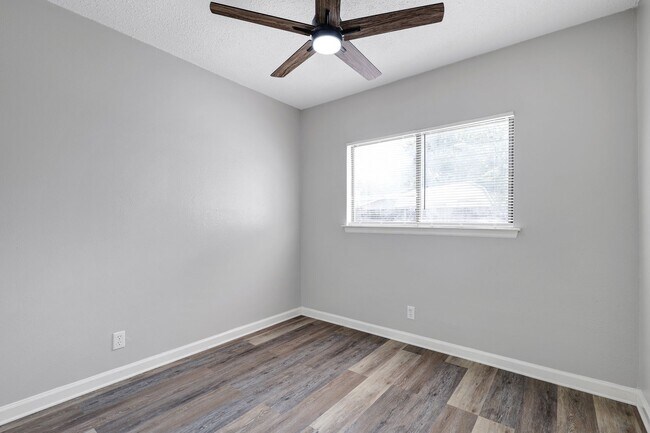 Building Photo - ***APPLICATION CURRENTLY UNDER REVIEW***Co...