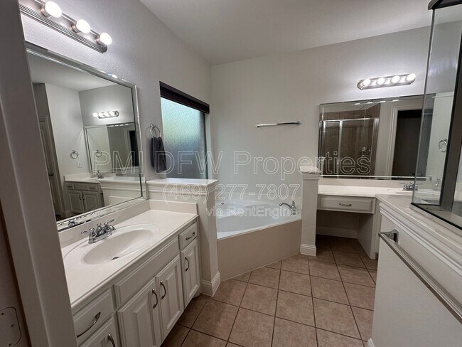 Building Photo - 2610 Meadow Ridge Dr