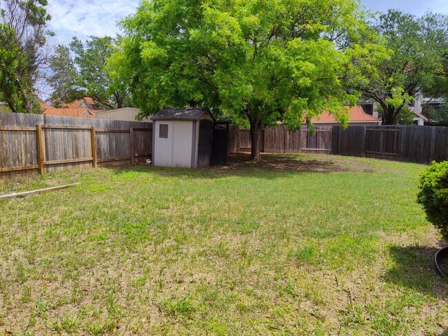 Building Photo - House for lease in Austin.