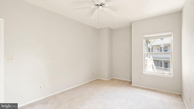 Building Photo - 13058 Autumn Woods Way