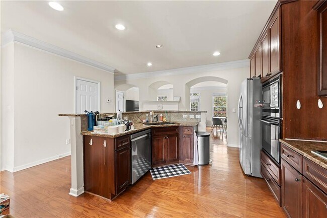 Building Photo - 11200 Brunson Dr