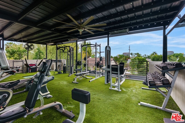 Building Photo - 18589 Linnet St