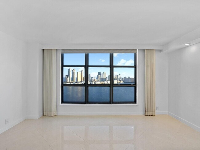 Building Photo - 3530 Mystic Pointe Dr