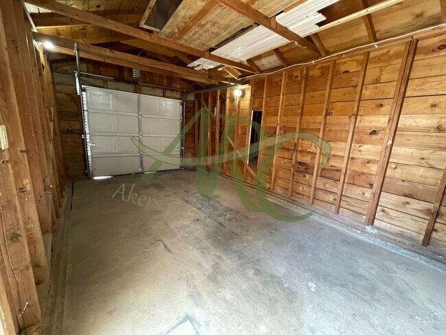 Building Photo - 416 S Prairie Ave