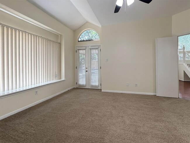 Building Photo - 31 N Lakeridge Cir