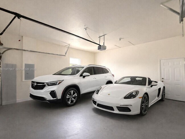 Building Photo - 2902 SW 149th Pl