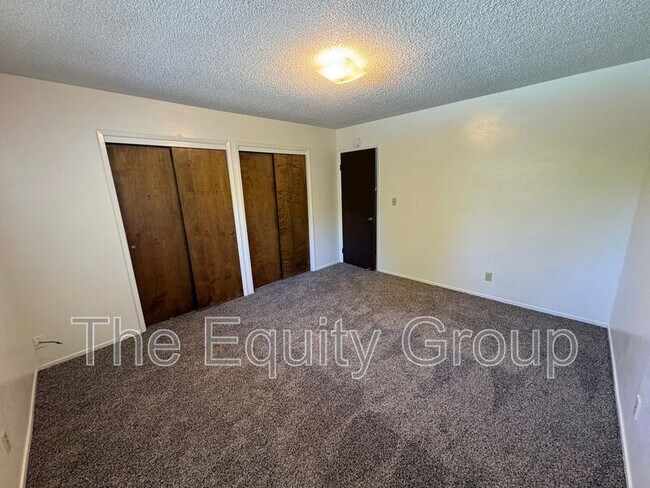 Building Photo - 3924 W Hillsdale Ct