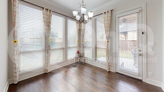 Building Photo - 5811 Lightfoot Ln