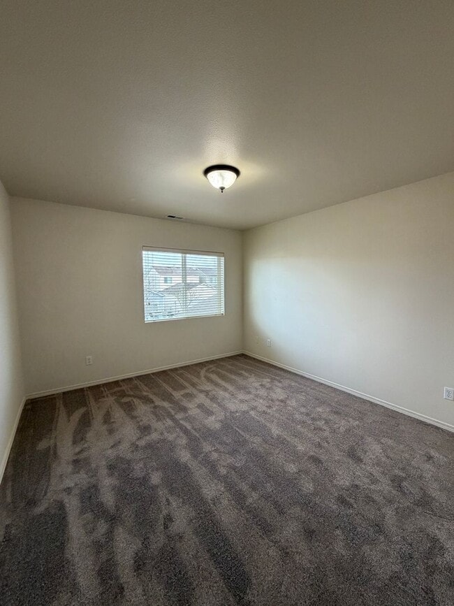 Building Photo - 4244 Edgewater Blvd NE