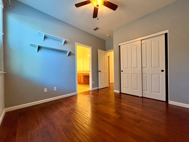 Building Photo - Beautiful 4 Bedroom with a large Pool! Located in Roseville close to a park!