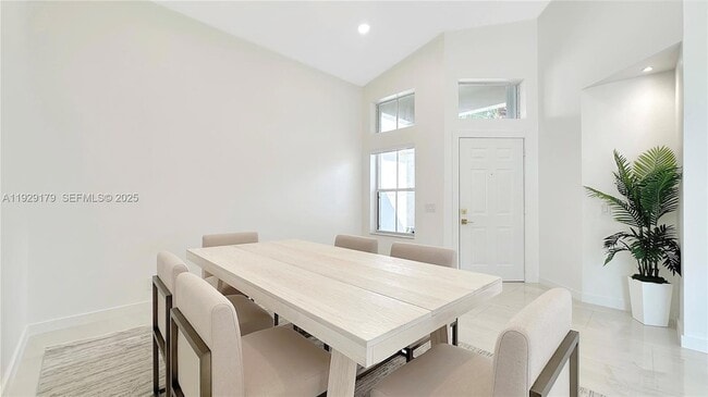 Building Photo - 600 Stanton Dr