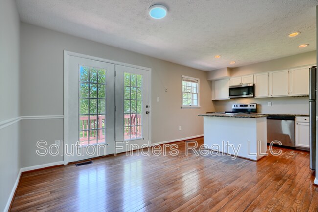 Building Photo - 3419 Clairborne Way