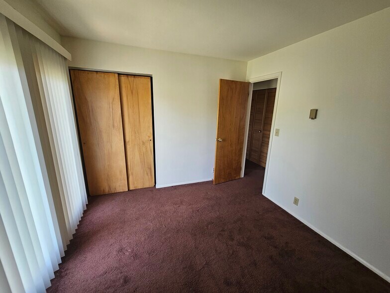 Building Photo - 156 Hillcrest Ave