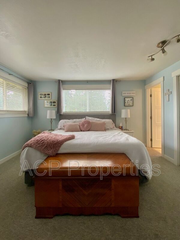 Building Photo - 406 Arrowhead Ln