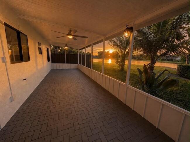 Building Photo - 46 Tara Lakes Dr E