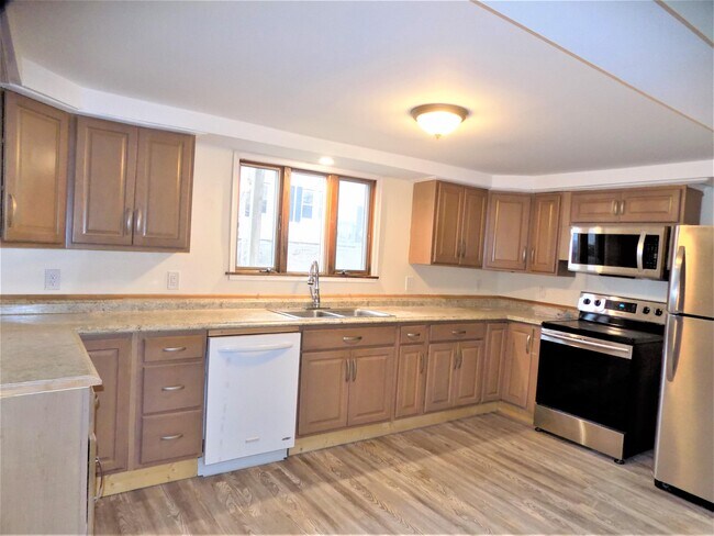 Building Photo - 154 S Sumner Ave