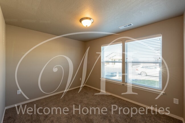 Building Photo - Beautiful Newer Home in New Neighborhood