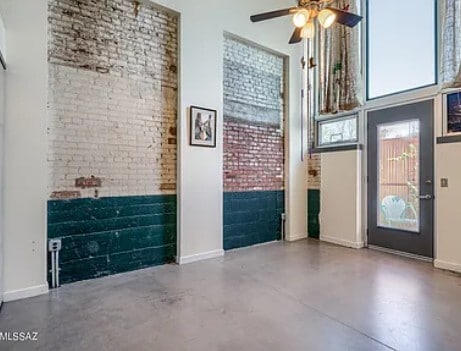 Building Photo - 1001 E 17th St