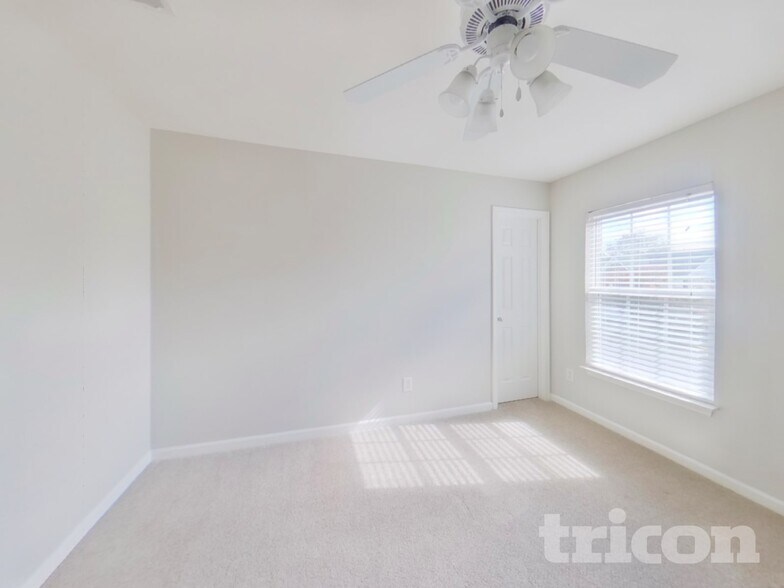 Building Photo - 2013 Fiona Way