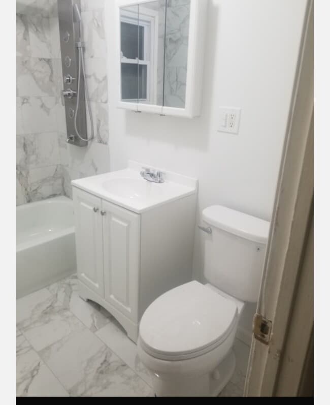 Building Photo - 7 Brookwood St