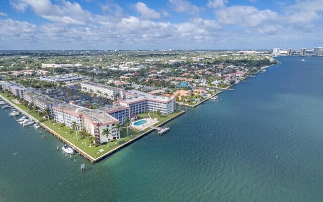 Building Photo - 105 Paradise Harbour Blvd