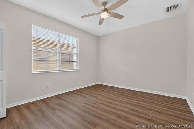 Building Photo - 158 W Thatch Palm Cir