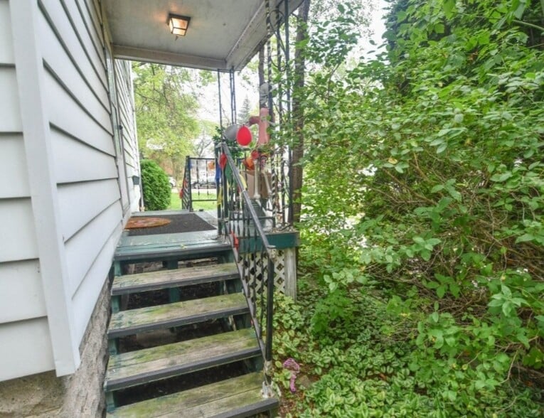 Building Photo - 3332 S Whitnall Ave