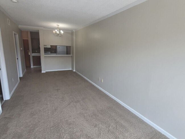 Building Photo - Five Points - Plaza Center