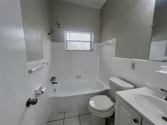 Building Photo - 4415 13th Ave N