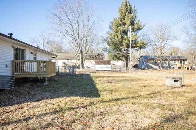 Building Photo - 122 Willa Ln