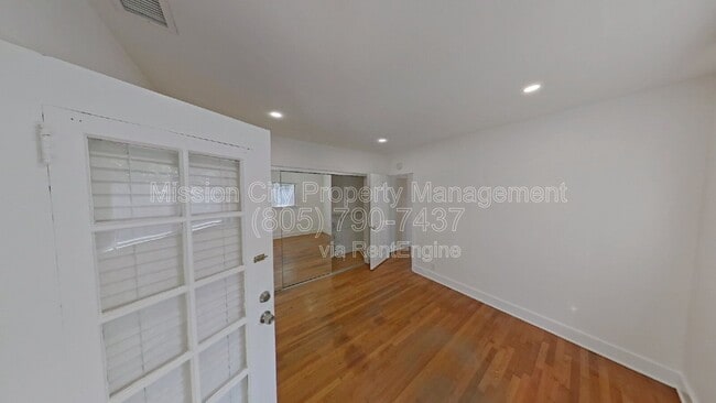 Building Photo - 328 W Pedregosa St