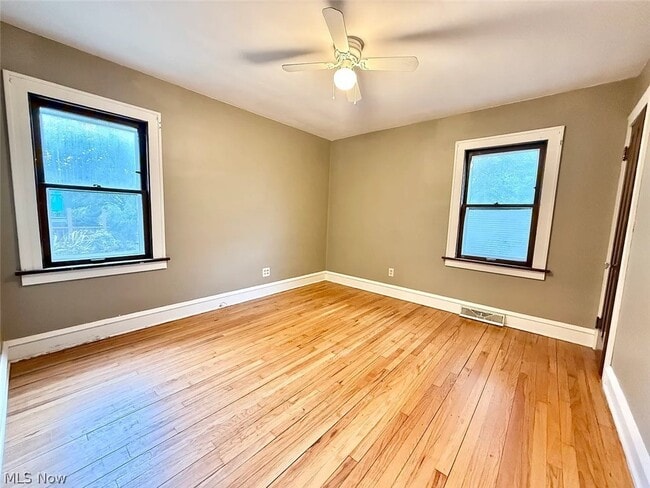 Building Photo - 2171 Lincoln Ave