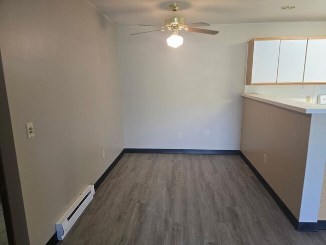 Building Photo - Cozy One Bedroom Apartment in Black River!