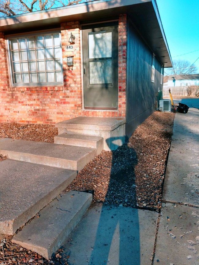 Primary Photo - 643 2nd St