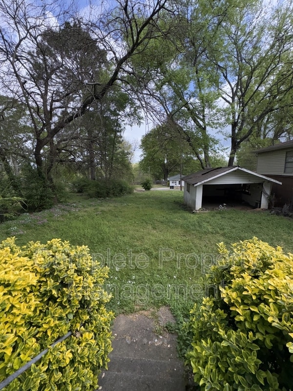 Building Photo - 1015 11th St N