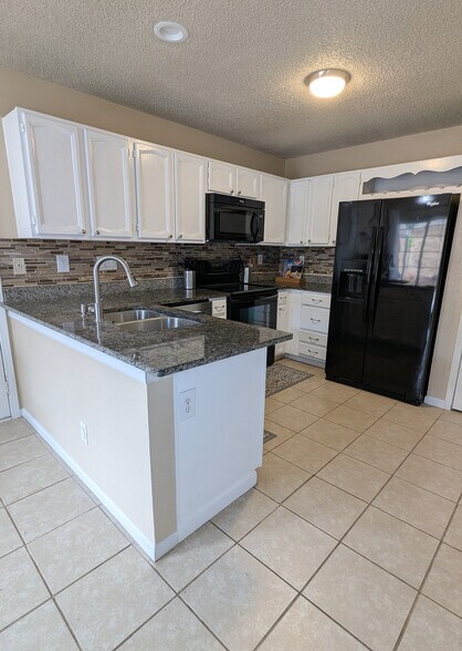 Fully Stocked Kitchen - 1909 Lavaca Ct