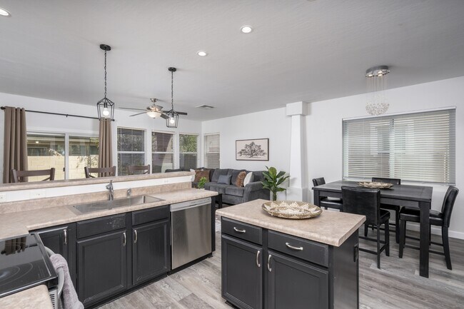 Building Photo - 3034 W Villa Cassandra Dr