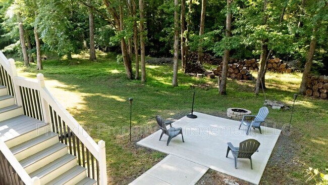 Building Photo - 1608 Rogers Pointe Ln