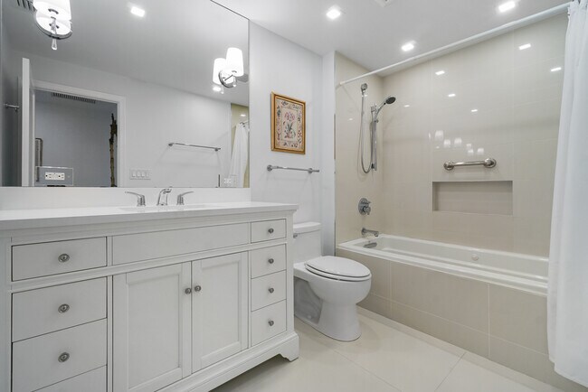 Building Photo - 340 S Ocean Blvd
