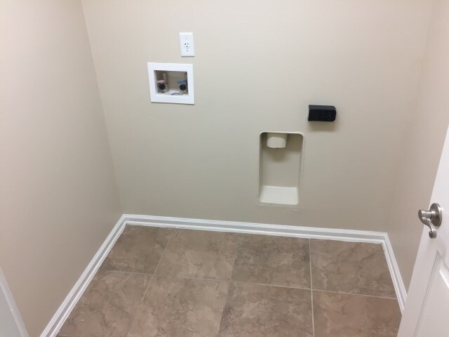 Building Photo - 6285 Pendragon Pl