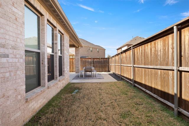 Building Photo - 2205 Lexington Wy