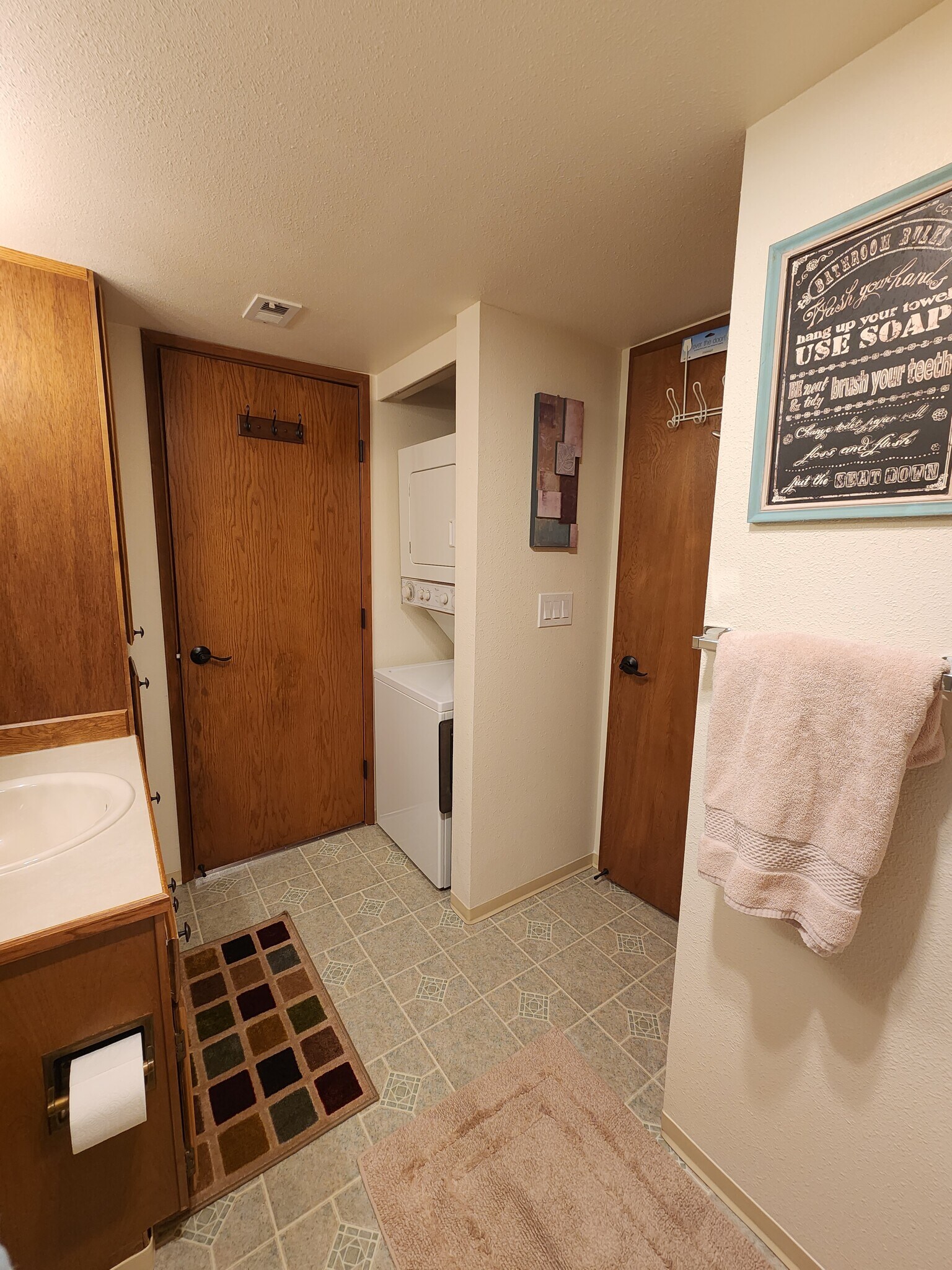 Building Photo - 9645 Independence Dr