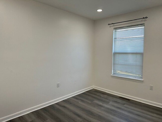 Building Photo - 6212 Spring Knoll Dr