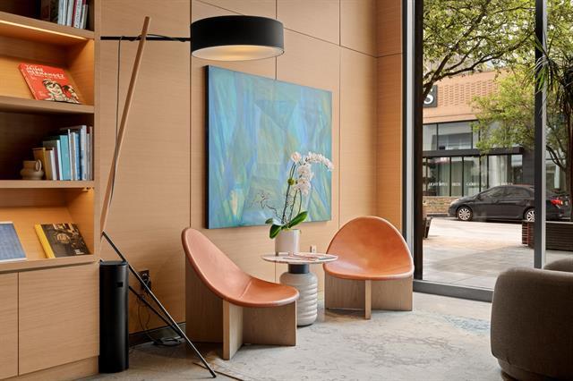 Building Photo - 2408 Victory Park Ln