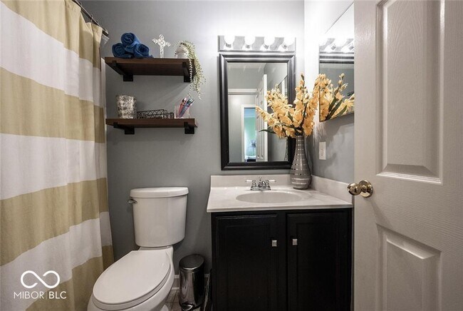 Building Photo - 9960 S Redmond Ct